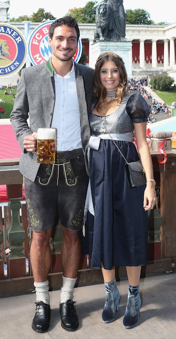 Mats Hummels y su esposa Cathy Hummels 