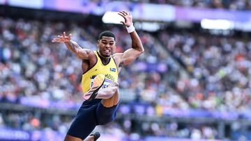 Colombia's Arnovis Dalmero competes in the men's long jump qualification of the athletics event at the Paris 2024 Olympic Games at Stade de France in Saint-Denis, north of Paris, on August 4, 2024. (Photo by Kirill KUDRYAVTSEV / AFP)