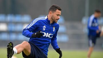 Matheus Aias en un entrenamiento de la pasada temporada con el Real Oviedo.