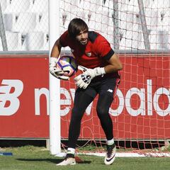 Caro, muy cerca del Tenerife