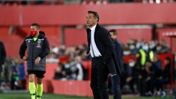 Luis García, entre sollozos: "Si algún día me necesitan, vendré nadando si hace falta"