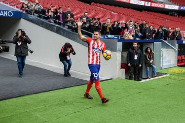 Es el nombre más sorprendente de esta lista, sí. Tres temporadas y media en el club sin apenas regularidad ni números. Siete goles y siete asistencias con una media de 25 partidos por temporada. No dejó huella.