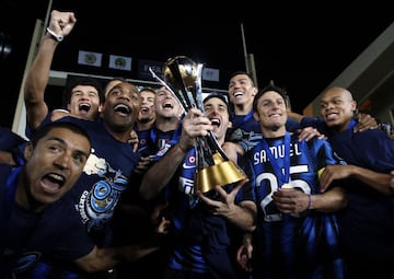 El Inter de Milán se convirtió en el último campeón italiano (hasta el momento) al coronarse campeón en Abu Dhabi ante el Mazembe, el equipo que se había proclamado campeón de África. Los italianos no dieron opción alguna a los africanos que, sin embargo, hicieron historia al ser el primer equipo africano en llegar a la final: había eliminado al Pachuca y en semifinales al Internacional de Porto Alegre brasileño rotundamente (2-0).