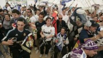 CARPAS DE AFICIONES. Los madridistas, antes del partido, disfrutar&aacute;n del d&iacute;a en la carpa situada en el paseo de la Alameda. Habr&aacute; actuaciones musicales.
 