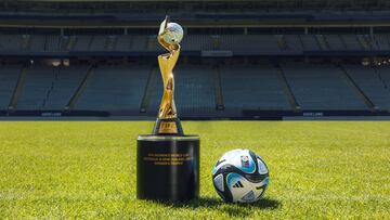 'OCEAUNZ' ha sido presentado como balón oficial de la Copa Mundial Femenina de la FIFA 2023. El noveno balón consecutivo creado por la marca deportiva para la Copa Mundial Femenina de la FIFA presenta la última tecnología vinculada para mejorar los datos y percepciones de los partidos.