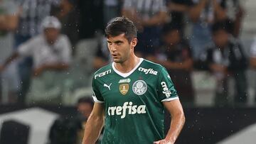 O jogador Benjamín Kuscevic, da SE Palmeiras, em jogo contra a equipe do C Atlético Mineiro, durante partida válida pela vigésima oitava rodada, do Campeonato Brasileiro, Série A, no Estádio Mineirão. (Foto: Cesar Greco)