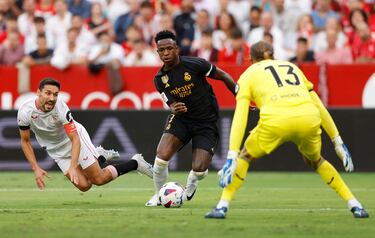 Vinicius Junior y Jesús Navas.