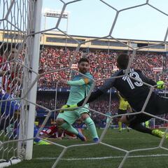 Al Atleti del Cholo le cuesta más contener a Messi en la 2ª mitad