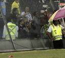 Hinchas encaran a Guede con duros insultos en el Monumental