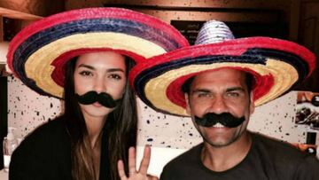 A Dani Alves le sale su lado mexicano