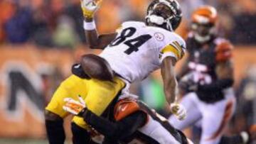 Antonio Brown fue el protagonista desafortunado de una de las m&uacute;ltiples acciones pol&eacute;micas del partido.