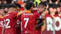 Rome (Italy), 06/04/2024.- Roma's Gianluca Mancini celebrates the 1-0 goal with teammates during the Serie A soccer match between AS Roma and SS Lazio, in Rome, Italy, 06 April 2024. (Italia, Roma) EFE/EPA/RICCARDO ANTIMIANI
