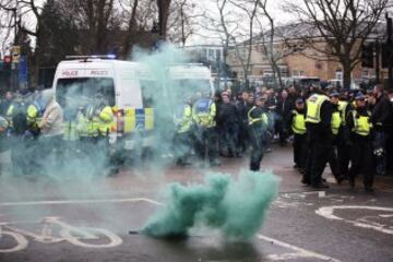 Pelea entre los seguidores del Tottenham y el Millwall