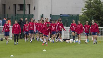 La RFEF invertirá más en el fútbol femenino.