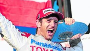 <b>EUFORIA. </b>Trulli realizó una gran remontada de la última plaza a la tercera, truncada poco después.