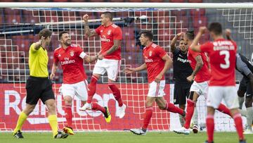 El Sevilla cay&oacute; derrotado ante el Benfica.