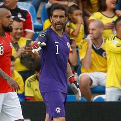 Claudio Bravo se desahoga y lanza una potente reflexión: “Uno ve a Arturo Vidal...”