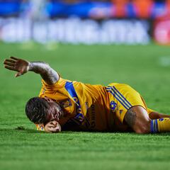 Gignac prende los focos rojos en Tigres tras salir por golpe