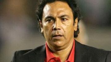 <b>EL LUNES ESTARÁ AQUÍ.</b> El ex seleccionador nacional de México y ex delantero del Real Madrid y Atlético de Madrid será presentado oficialmente ante los medios de comunicación tras la sesión preparatoria del lunes.