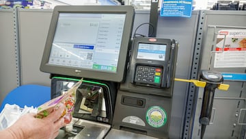 Las cajas de autopago en los supermercados son cada vez más comunes. No obstante, hacer uso de estas representa algunos riesgos.