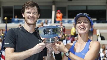 La otra vida de Hingis: título en mixtos y va a por el de dobles