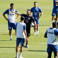 La hemorragia defensiva pone a Guede contra las cuerdas