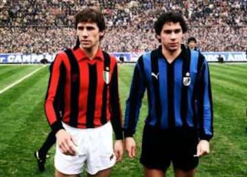 Franco Baresi, figura del Milan. Giusseppe Baresi, figura del Inter. Se enfrentaron en varios clásicos de la madonina y fueron compañeros en la selección italiana.