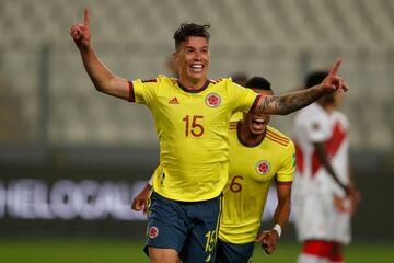 La Selección Colombia derrotó 0-3 a Perú en el estadio Nacional de Lima, por la séptima jornada de las Eliminatorias Sudamericanas.