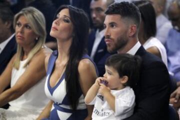 Pilar Rubio en el acto de renovación de Sergio Ramos en el Palco de Honor del Santiago Bernabéu.