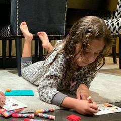 Salomé, la hija de James, se estrena como youtuber