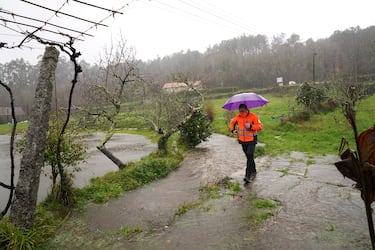 Municipio pontevedrés famoso por sus aguas termales y su rica historia arqueológica. Se encuentra situado a 27 km al norte de la capital provincial y forma parte de la comarca de Caldas.
