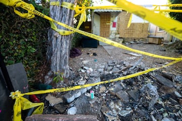 MAR VISTA, CALIFORNIA - AUGUST 14: The scene where actress Anne Heche crashed a car into a house on August 5, as seen one week later on August 14, 2022 in Los Angeles, California. Heche died on August 12 at age 53 of injuries sustained in the crash. (Photo by Amanda Edwards/Getty Images)