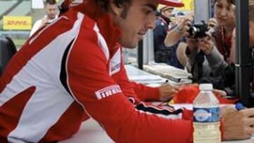 <b>DE CELEBRACIÓN.</b> Alonso llega a Hungaroring, una cita muy especial porque es el trazado en el que consiguió su primera victoria y porque hoy celebra su trigésimo cumpleaños.