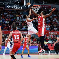 El Casademont comienza con un triunfo y el Baskonia no sale del bache