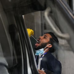 Pasaporte COVID: ¿seguirán siendo necesarias las PCR para viajar si ya estás vacunado?