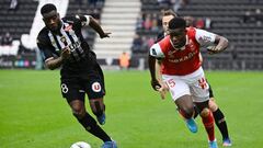 Momento del partido entre el Angers y el Reims.