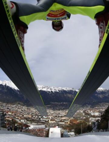 Kamil Stoch durante el Torneo de Cuatro Trampolines en Innsbruck, Austria.