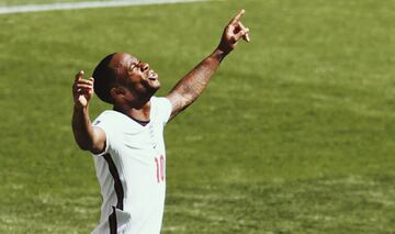 Inglaterra 1-0 Croacia: Saltó a destiempo a la presión Kovacic al carril central y permitió a Kalvin Phillips recortarle y servirle un balón majestuoso al espacio a Sterling, que picaba al espacio y acabó batiendo con dificultades a Livakovic en el mano a mano.