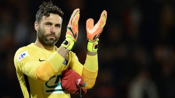 Sevilla llega a acuerdo con el PSG por el portero Sirigu