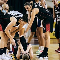 El Gernika no puede frenar a Hines y se complica el pase