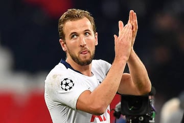 Harry Kane celebrando el gol en el triunfo del Tottenham 2-1 PSV de la jornada 4 de la UEFA Champions League.