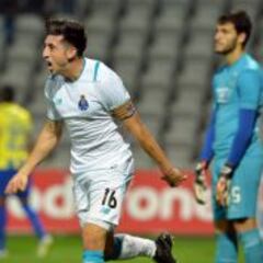 'Tecatito' y Héctor Herrera marcan en triunfo del Porto