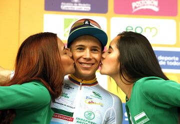Miguel Ángel López se llevó el título y Nairo Quintana la última jornada. Los ciclistas colombianos entregaron un lindo espectáculo en el alto de Las Palmas.