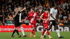 Chavarría protesta a Figueroa Vázquez su decisión en Mestalla.