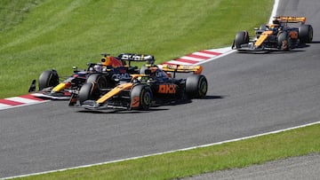 Suzuka (Japan), 24/09/2023.- Dutch driver Max Verstappen (L) of Red Bull Racing, British driver Lando Norris (C) of McLaren F1 Team and Australian driver Oscar Piastri of McLaren F1 Team in action during the Formula One Japanese Grand Prix at Suzuka Circuit racetrack in Suzuka, Japan, 24 September 2023. (F車rmula Uno, Jap車n) EFE/EPA/FRANCK ROBICHON