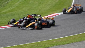 Suzuka (Japan), 24/09/2023.- Dutch driver Max Verstappen (L) of Red Bull Racing, British driver Lando Norris (C) of McLaren F1 Team and Australian driver Oscar Piastri of McLaren F1 Team in action during the Formula One Japanese Grand Prix at Suzuka Circuit racetrack in Suzuka, Japan, 24 September 2023. (Fórmula Uno, Japón) EFE/EPA/FRANCK ROBICHON
