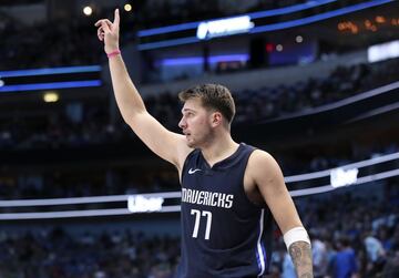 Doncic deslumbra en el primer partido de la temporada