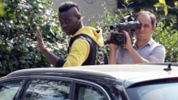 Balotelli no podrá salir de noche, fumar o llevar peinados extraños