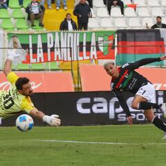¿Se fue Almirón? Colo Colo sobrevive gracias a De Paul