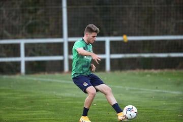 Navarro, en un entrenamiento con el primer equipo